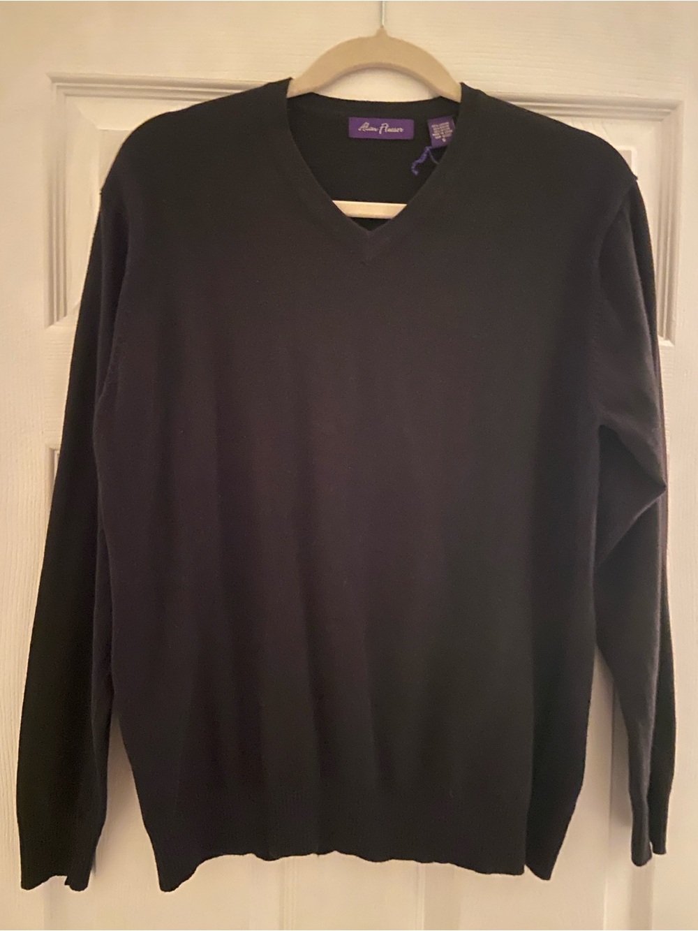 Alan Flusser Men’s V-Neck Sweater in Black